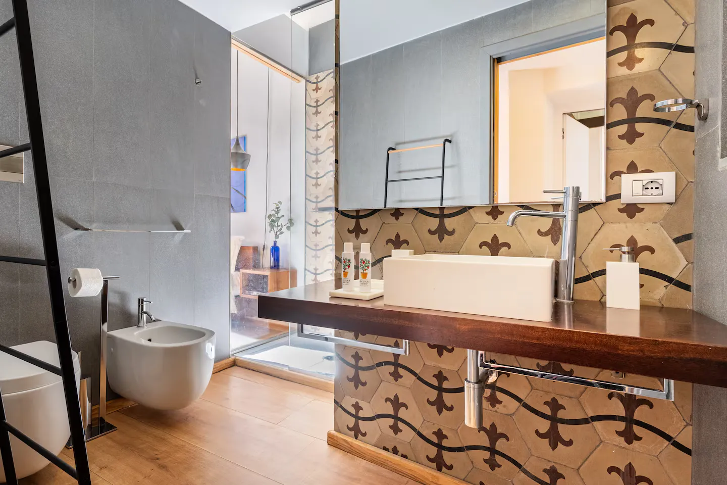 Il bagno privato di Room 02
